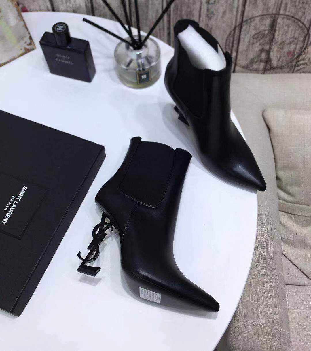 2021 cheap Saint Laurent 110mm ankle boots in leather with black heel