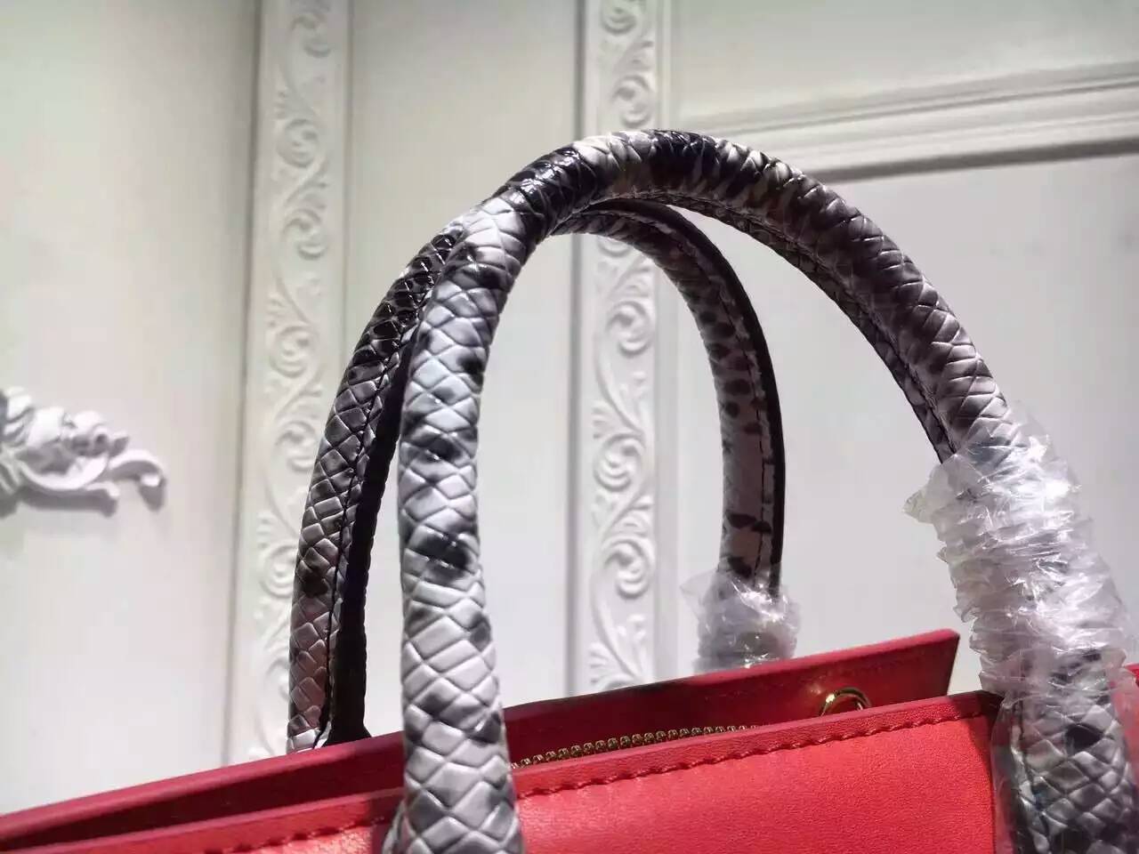 2016 New Saint Laurent Bag Cheap Sale-Saint Laurent Medium Classic Sac De Jour Bag in Red Calfskin and Python Embossed Leather - Click Image to Close