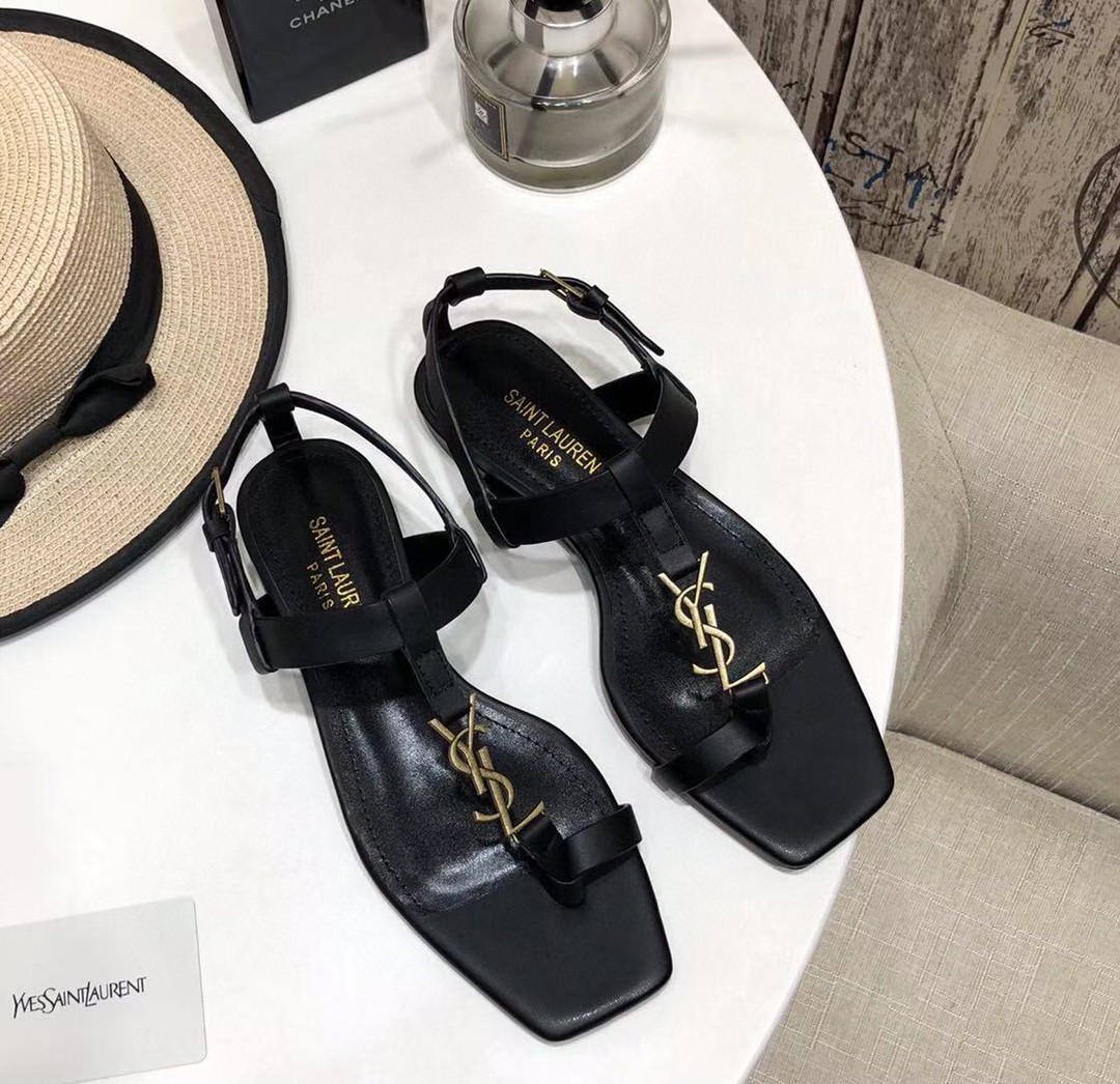 2021 Cheap Saint Laurent cassandra flat sandals in smooth leather with gold-tone monogram