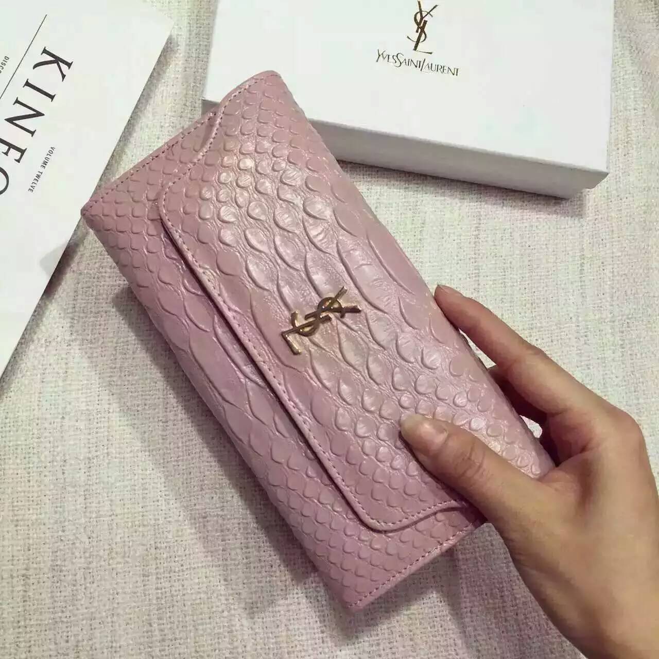 Limited Edition!2016 New Saint Laurent Small Leather Goods Cheap Sale-Saint Laurent Clutch in Pink Python Embossed Leather - Click Image to Close