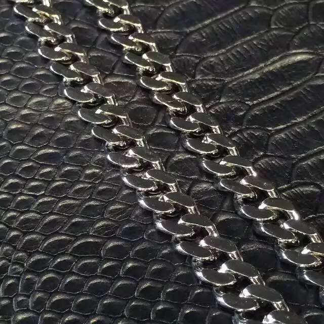 2016 Saint Laurent Bags Cheap Sale-Saint Laurent Large Classic Tassel Satchel in Black Python Embossed Leather - Click Image to Close